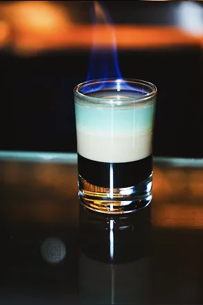 B-52 &ndash; koktejl ZONE Bar Praha