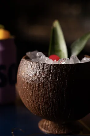 Pi&ntilde;a Colada &ndash; koktejl ZONE Bar Praha