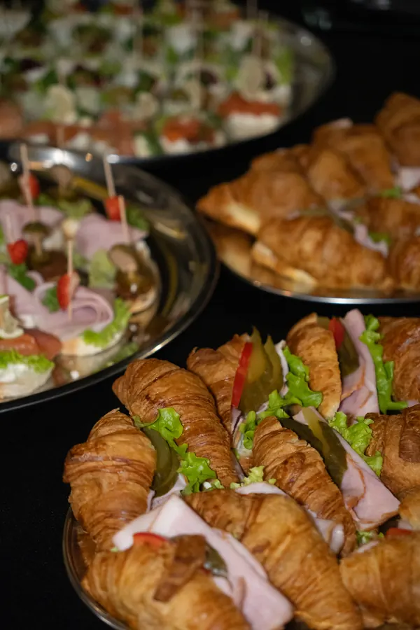 Catering na m&iacute;ru &ndash; ZONE Bar Praha